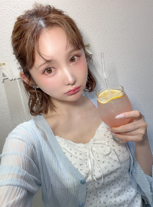 カップ付き小花柄リボンレースキャミソール