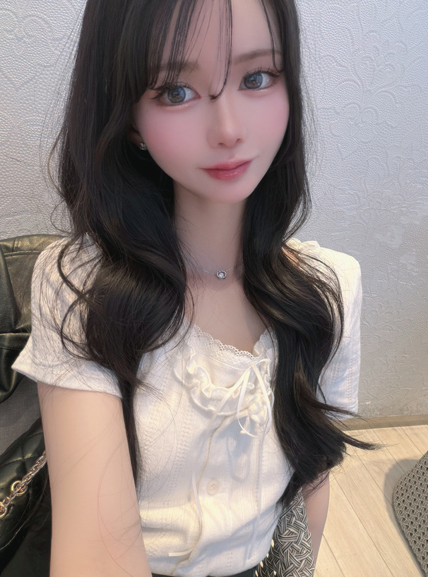 レイヤード風フリルリボントップス