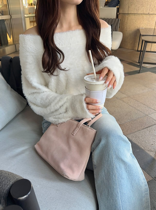 オフショルダーシャギーニットトップス