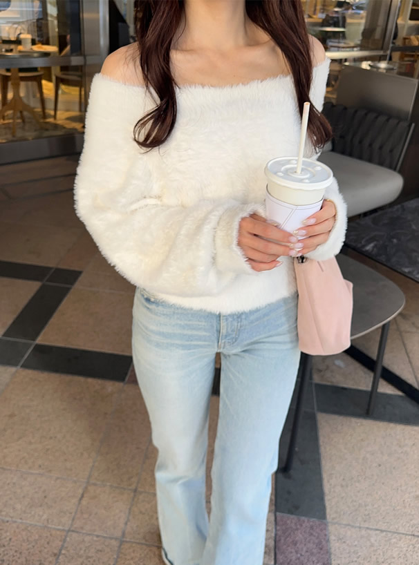 オフショルダーシャギーニットトップス