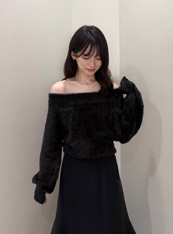 オフショルダーシャギーニットトップス