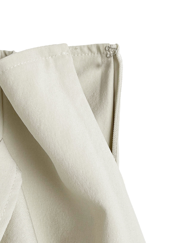 アシンメトリーラッフルティアードスカート