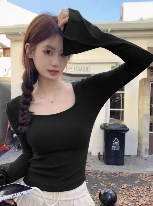 スリットフレアスリーブスクエアネックトップス