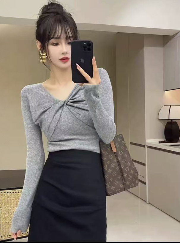 フロントツイストデザイントップス