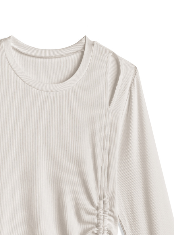 カットアウトドロストリブトップス