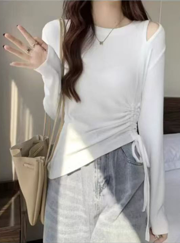 カットアウトドロストリブトップス