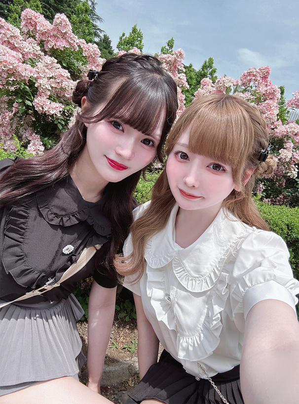 レースフリルビジュー半袖ブラウス