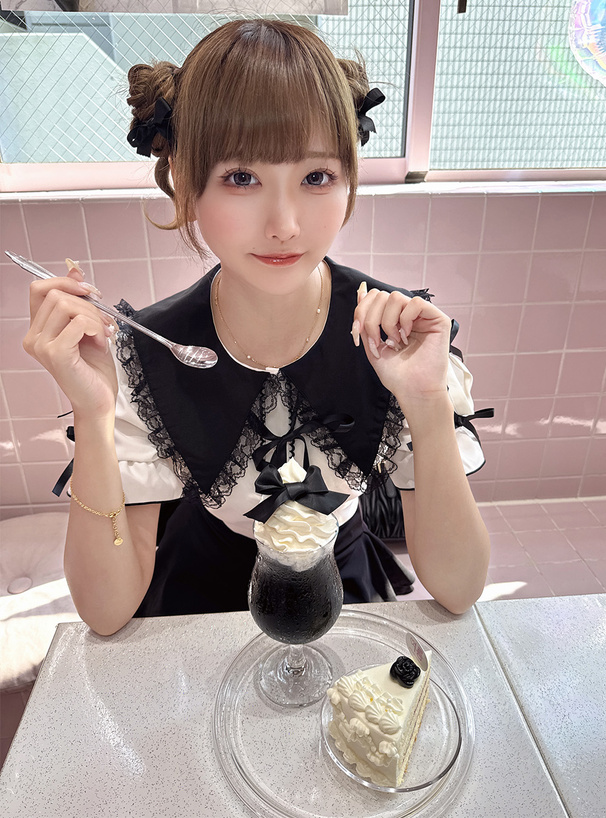 リボン付きビッグレースカラーブラウス