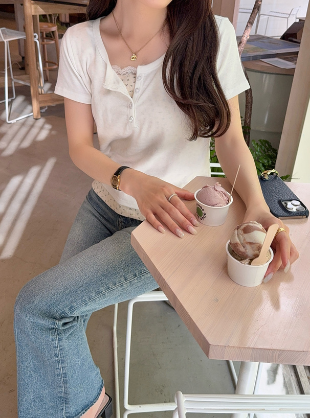 小花柄レイヤード風ヘンリートップス