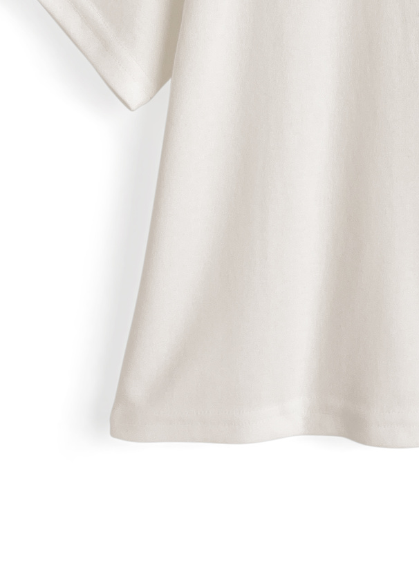 ハートレースロゴTシャツ