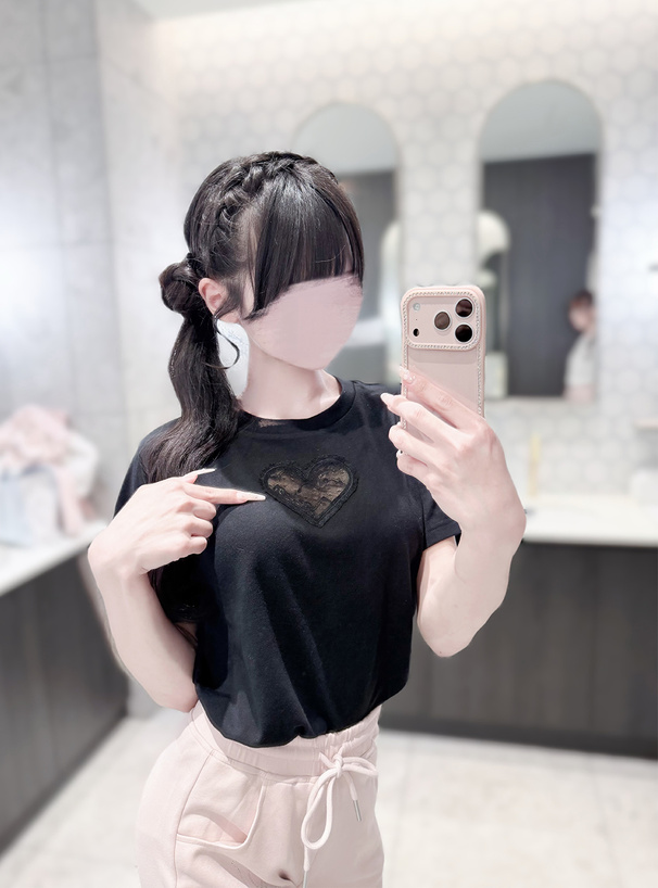 ハートレースロゴTシャツ
