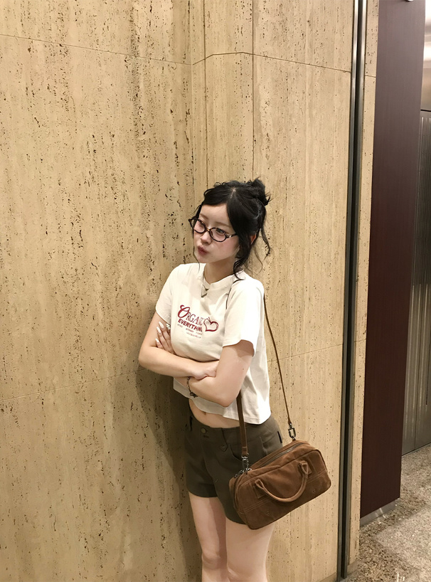 ロゴプリントTシャツ