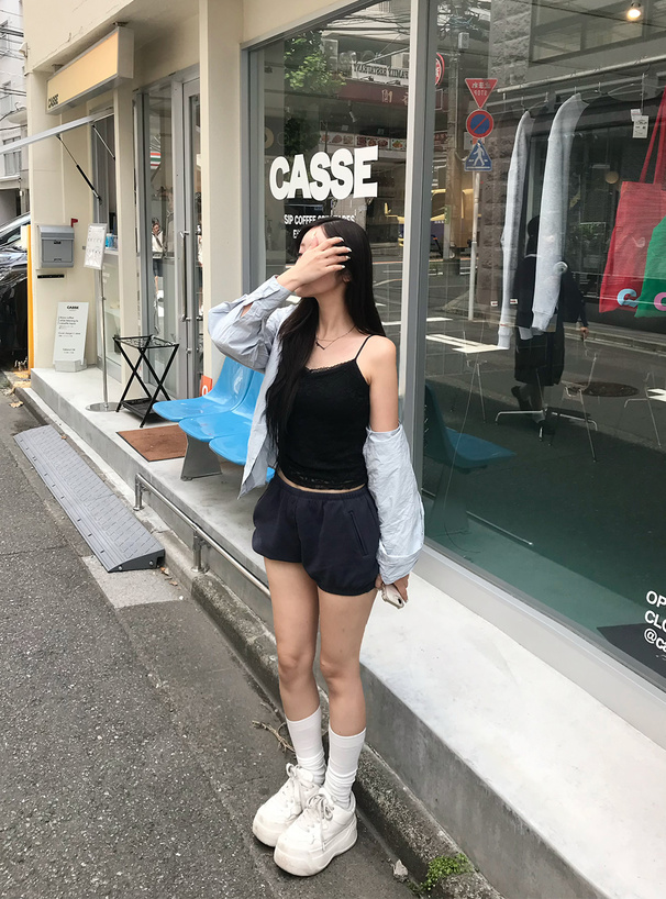 カップ付きレースキャミソール