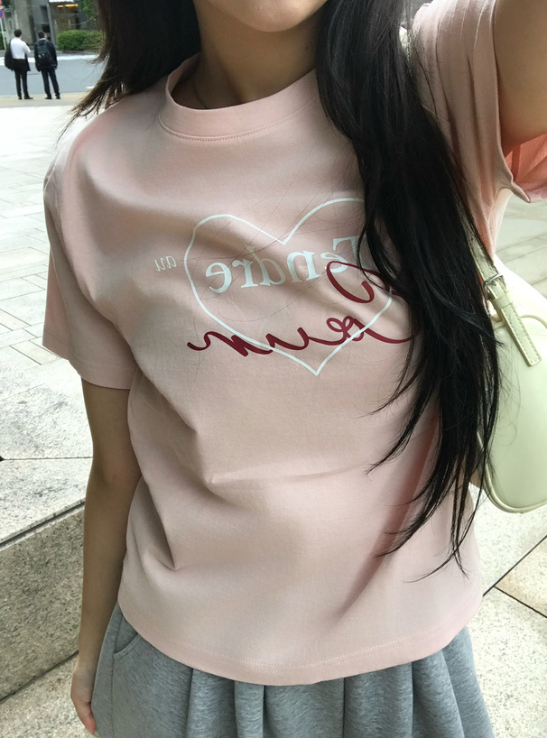 ハートロゴプリントTシャツ