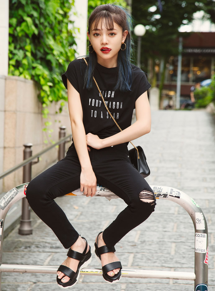 フレンチスリーブロゴTシャツ