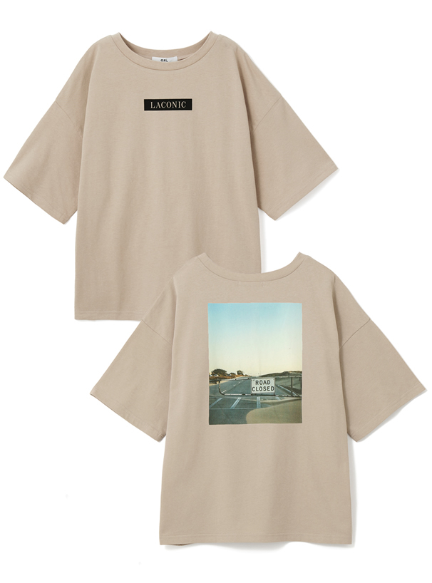 瑛茉ジャスミン ボックスロゴバックフォトプリントTシャツ