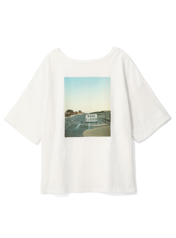 瑛茉ジャスミン ボックスロゴバックフォトプリントTシャツ