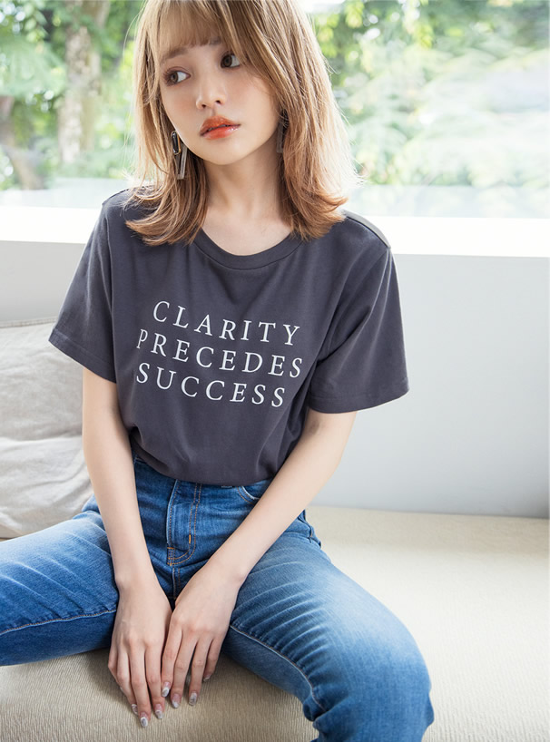 ロゴTシャツ