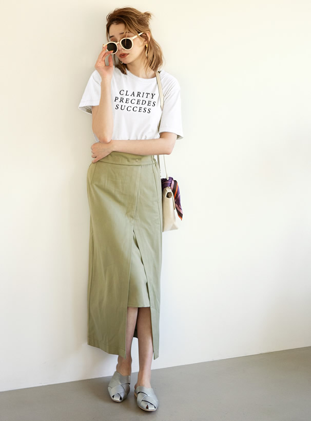 ロゴTシャツ