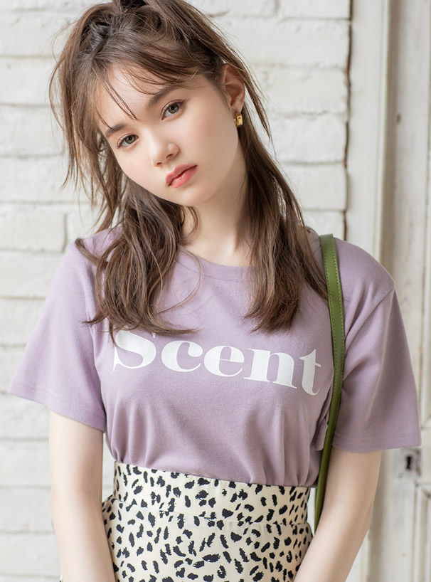 ロゴTシャツ