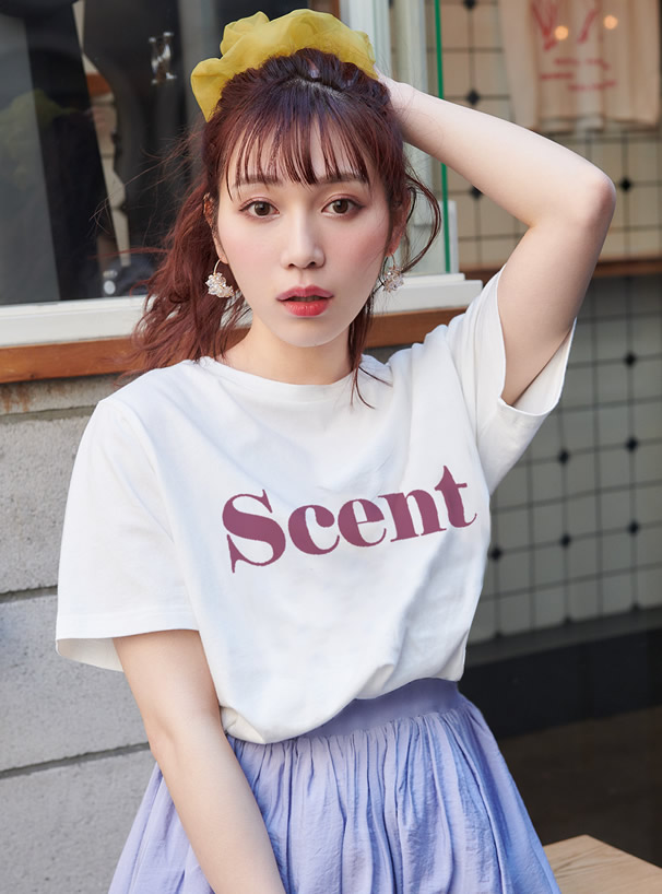 ロゴTシャツ