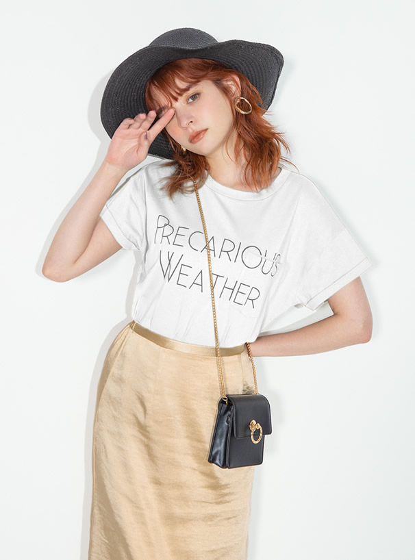 胸ポケットロゴTシャツ