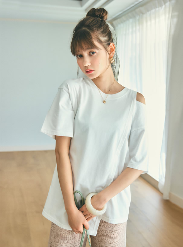 ショルダーカットフェイクレイヤードトップス