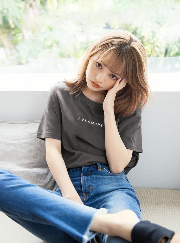 ロゴプリントTシャツ