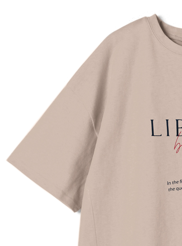ロゴプリントTシャツ