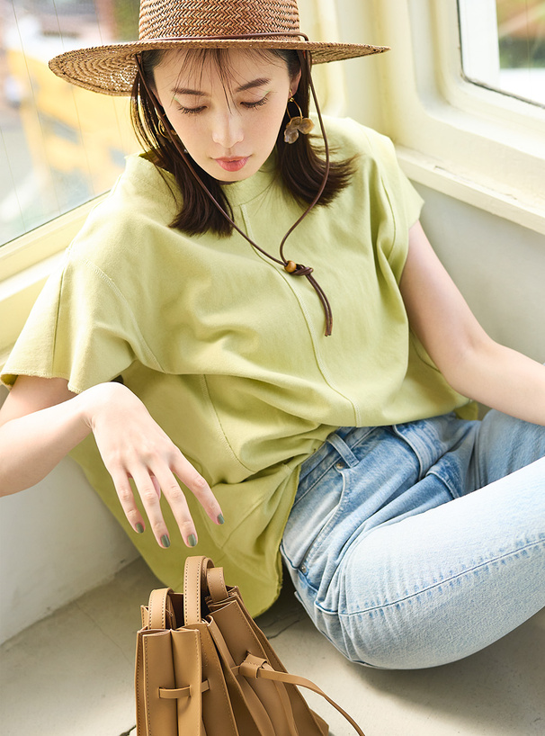 アウトシームバックスリットTシャツ
