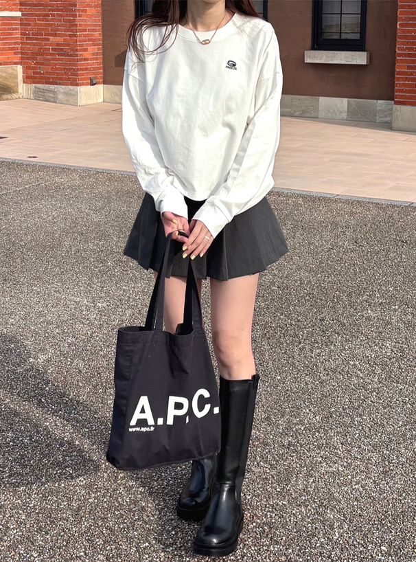 ロゴ刺繍ショート丈ロンT