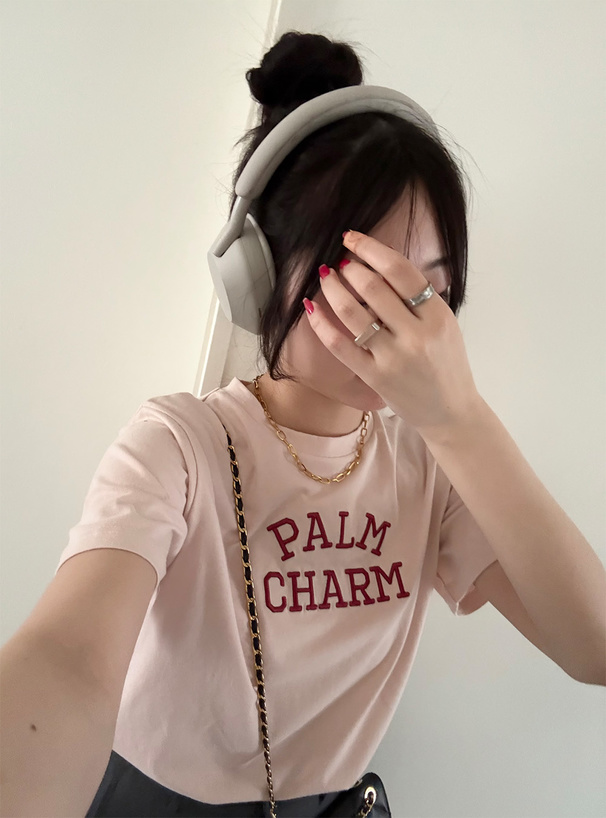 ロゴ刺繍Tシャツ
