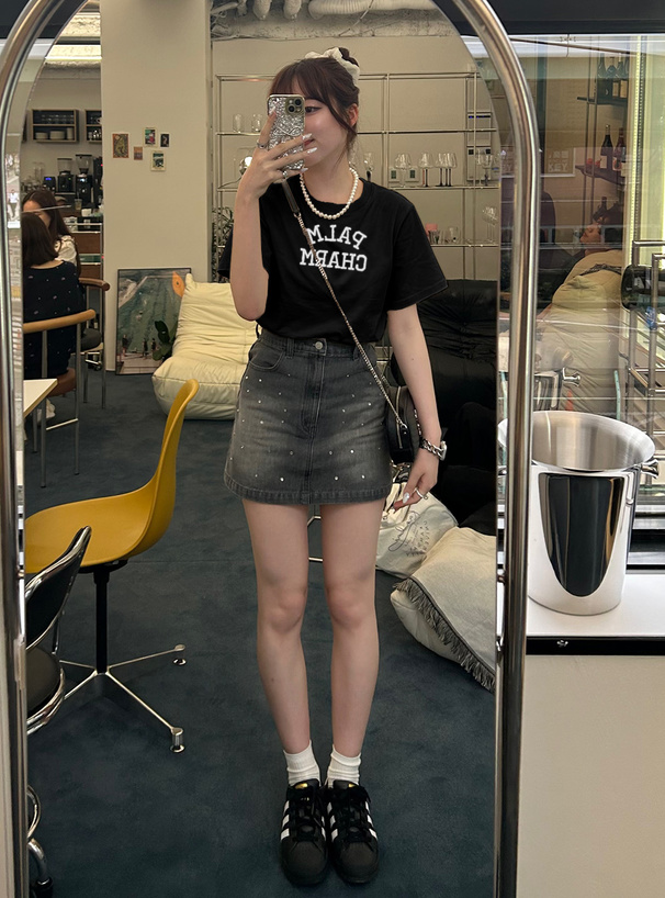 ロゴ刺繍Tシャツ