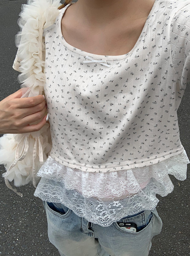 花柄レースフリルトップス