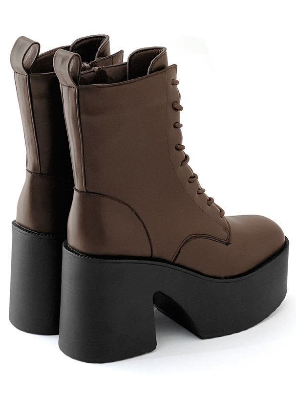 レースアップ厚底ショートブーツ