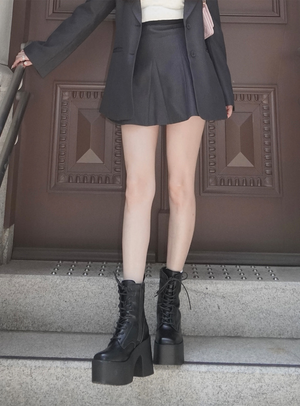 レースアップ厚底ショートブーツ