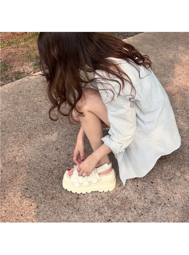 厚底ベルトスポーツサンダル
