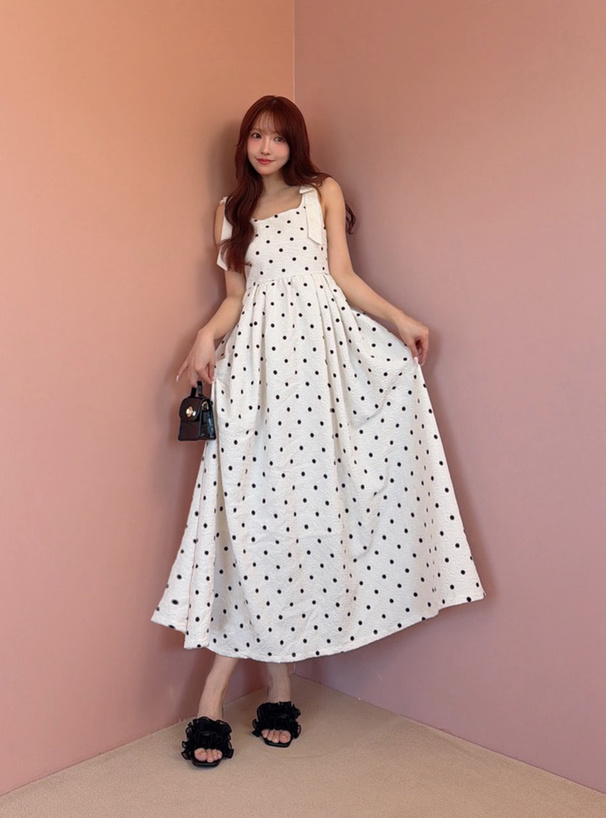 森香澄 フリルミュールサンダル