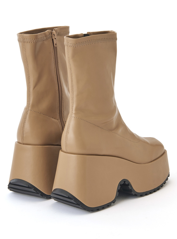 厚底レザーミドルブーツ