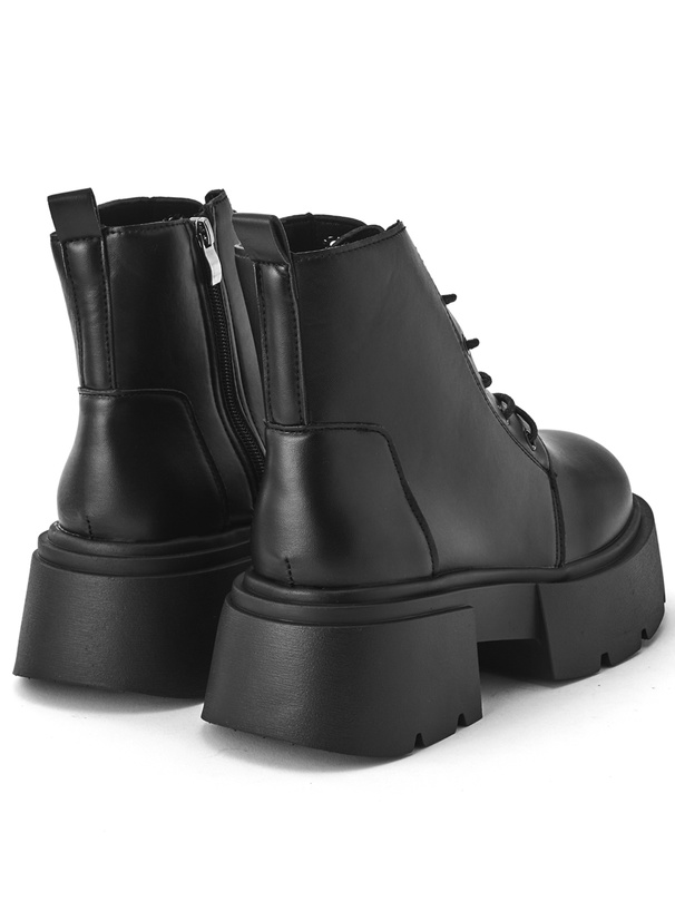 厚底レースアップショートブーツ