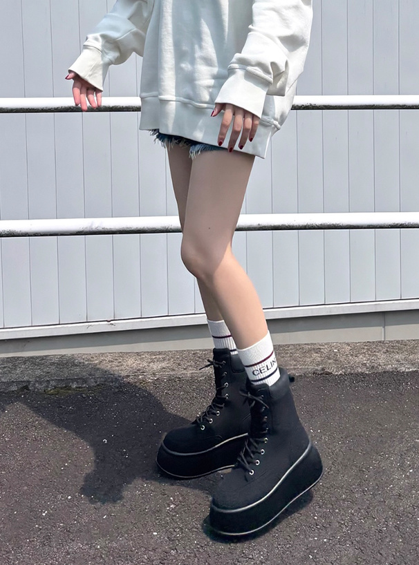 厚底レースアップショートブーツ