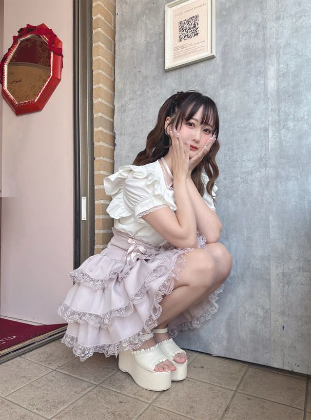 厚底フリルビジューストラップサンダル