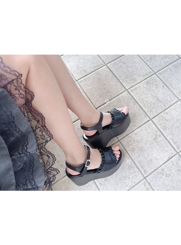厚底フリルビジューストラップサンダル