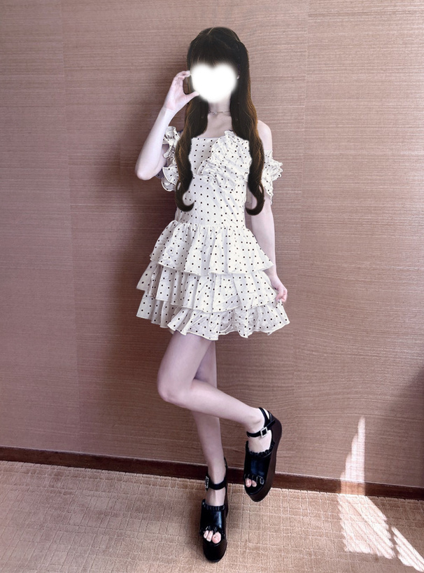 厚底フリルビジューストラップサンダル