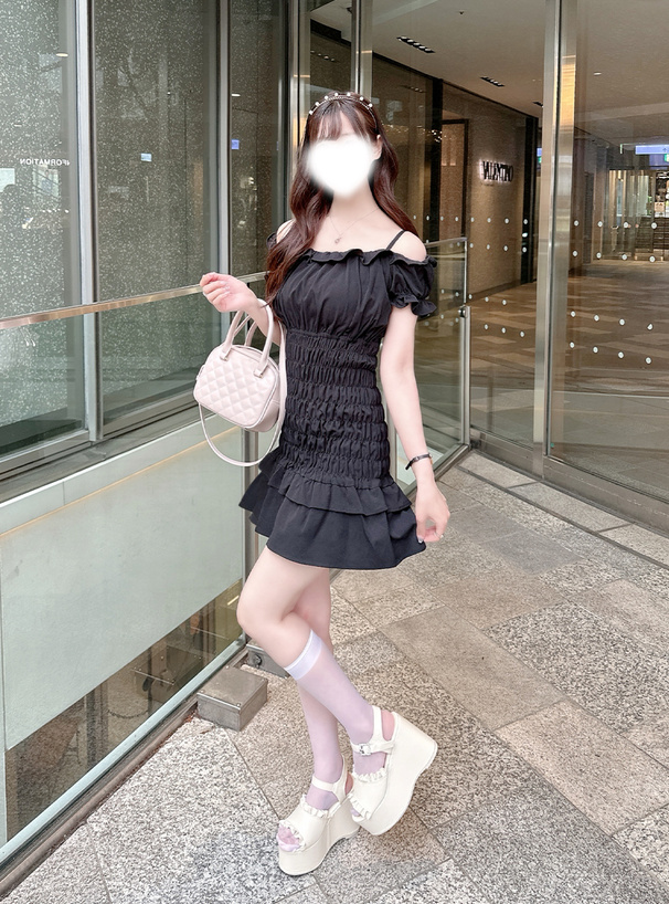 厚底フリルビジューストラップサンダル