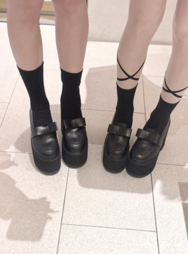 厚底ヒールリボンローファー