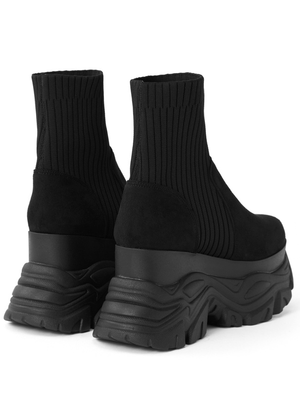 厚底スニーカーソックスブーツ
