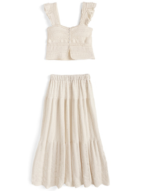 カップ付きフリルトップス×ロングスカートセットアップ