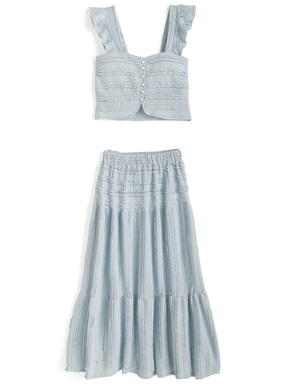 カップ付きフリルトップス×ロングスカートセットアップ