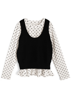 ドット柄フリルトップス×ニットベストアンサンブル